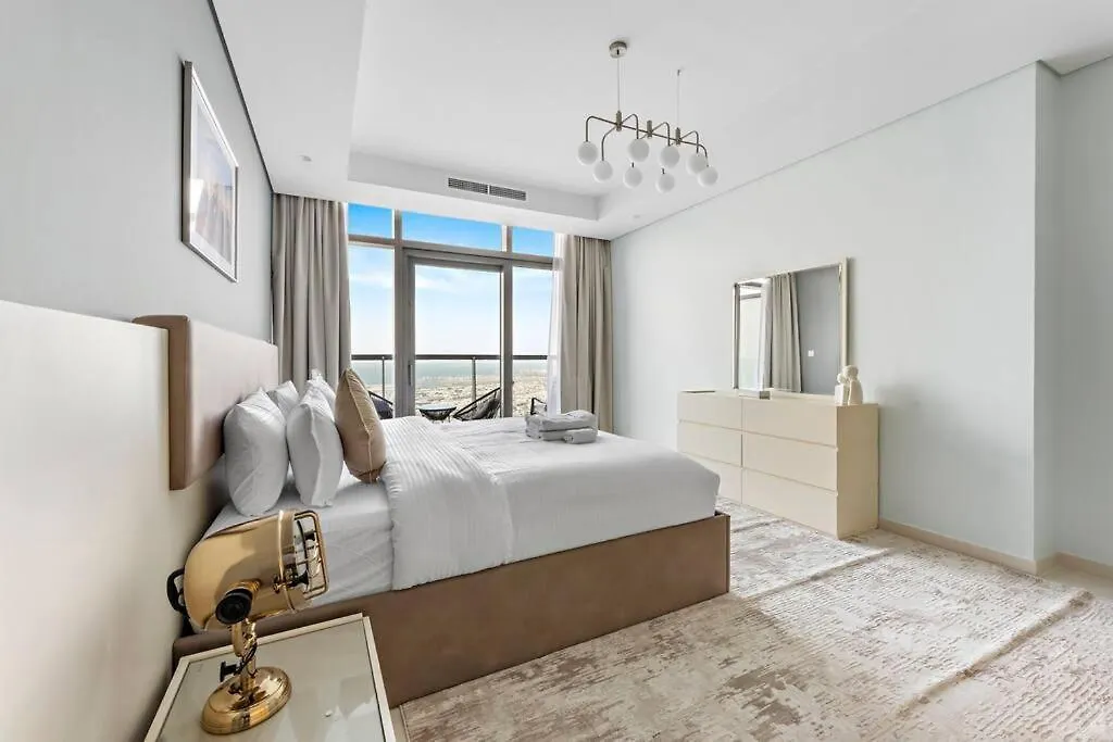 Stonetree - Paramount 3Br - Panoramic View Dubai Apartment