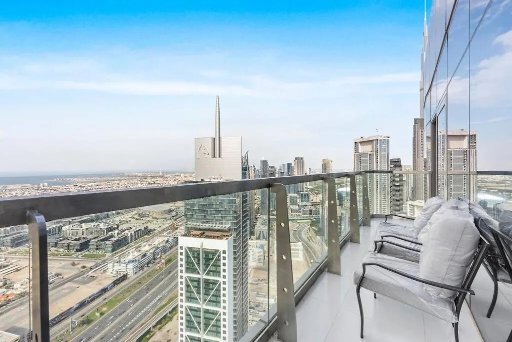 Stonetree - Paramount 3Br - Panoramic View Dubai Apartment